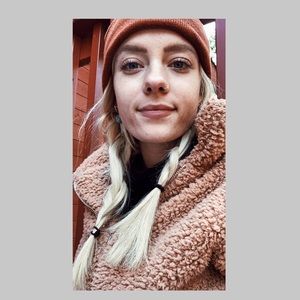 Meet your Posher, Eve